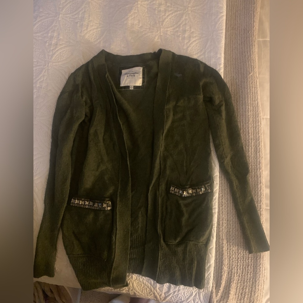 Barely worn Abercrombie and fitch sweater